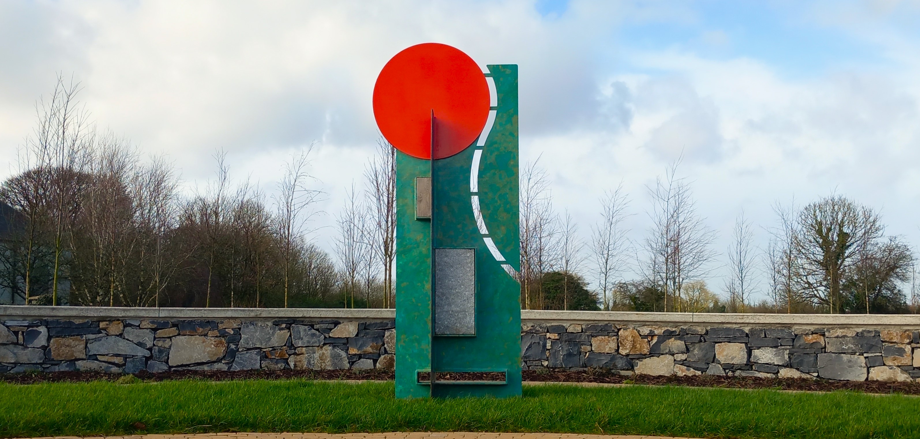 1.-Athleague-Sculpture-Face-On 1.-Athleague-Sculpture-Face-On